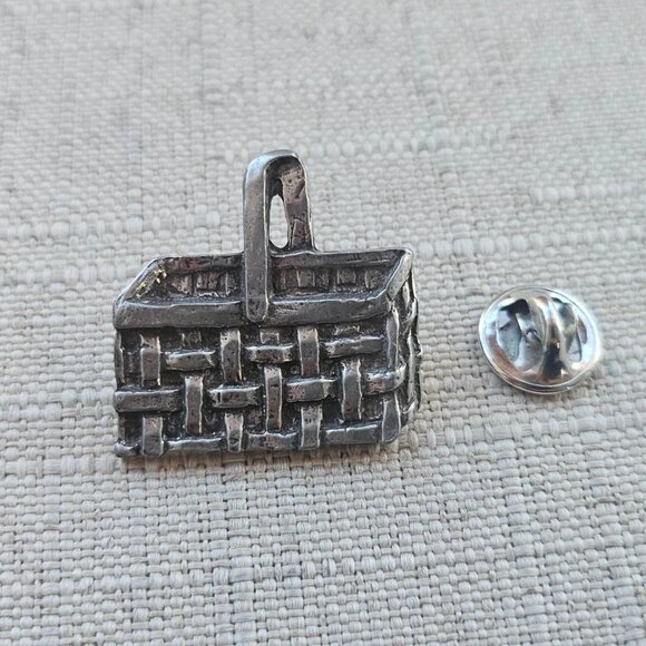 Barker Pin Genuine USA Pewter Brooch Pin Made in USA Pewterberries New With tag - Picture 11 of 12